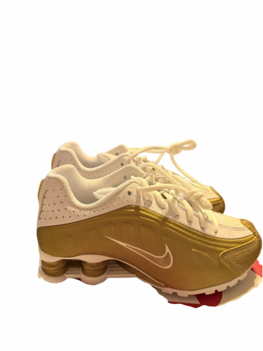 Men's/Youth Nike Shox R4 Sneakers Gold/White Size 4Y